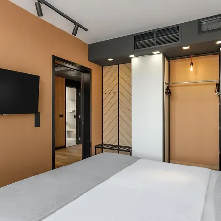 塞格德艺术酒店 4* 塞格德