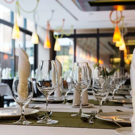 酒店 塞格德艺术酒店 4*