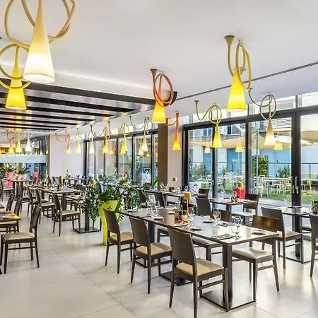 塞格德艺术酒店 酒店